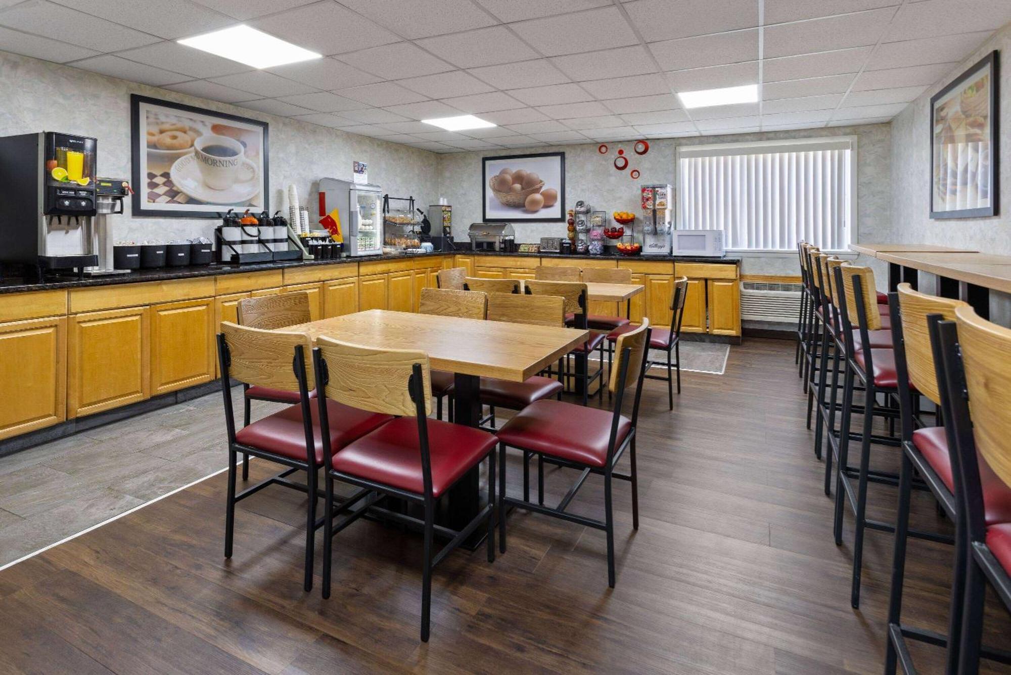Hotel Ramada By Wyndham Parsippany Extérieur photo