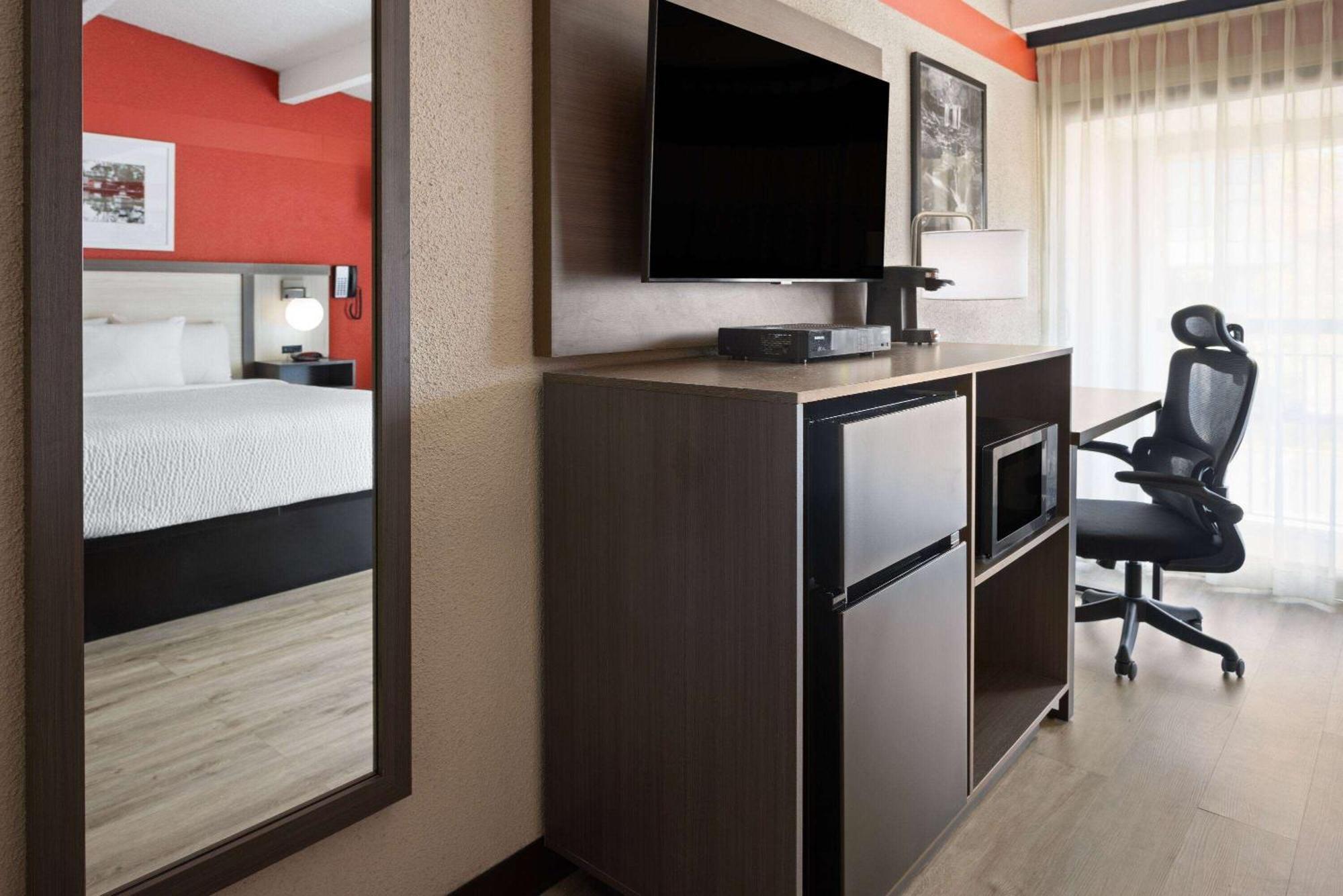 Hotel Ramada By Wyndham Parsippany Extérieur photo