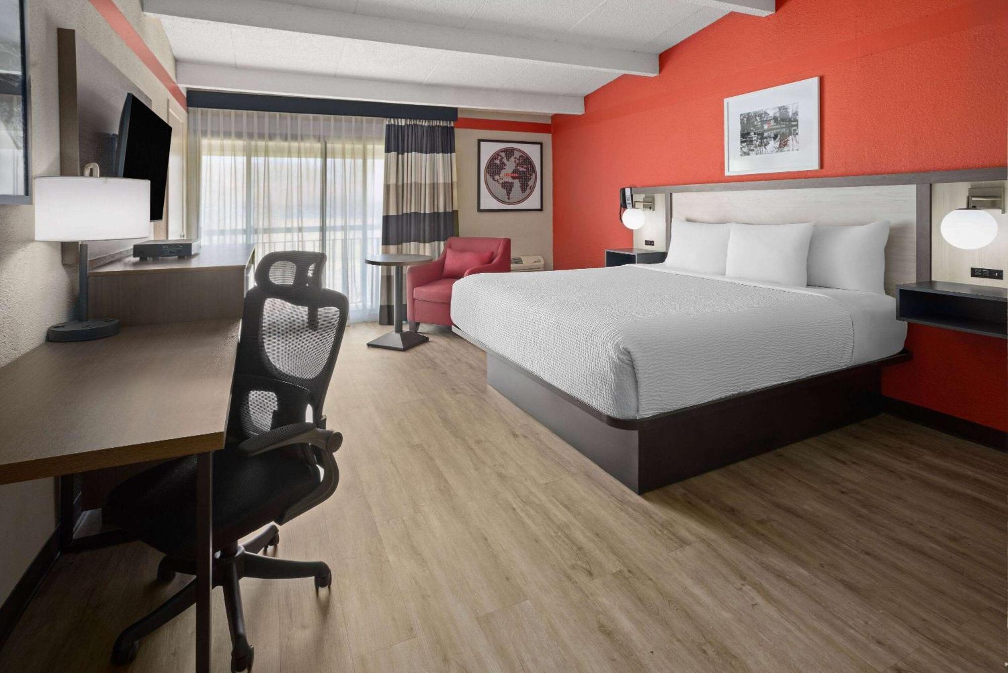 Hotel Ramada By Wyndham Parsippany Extérieur photo