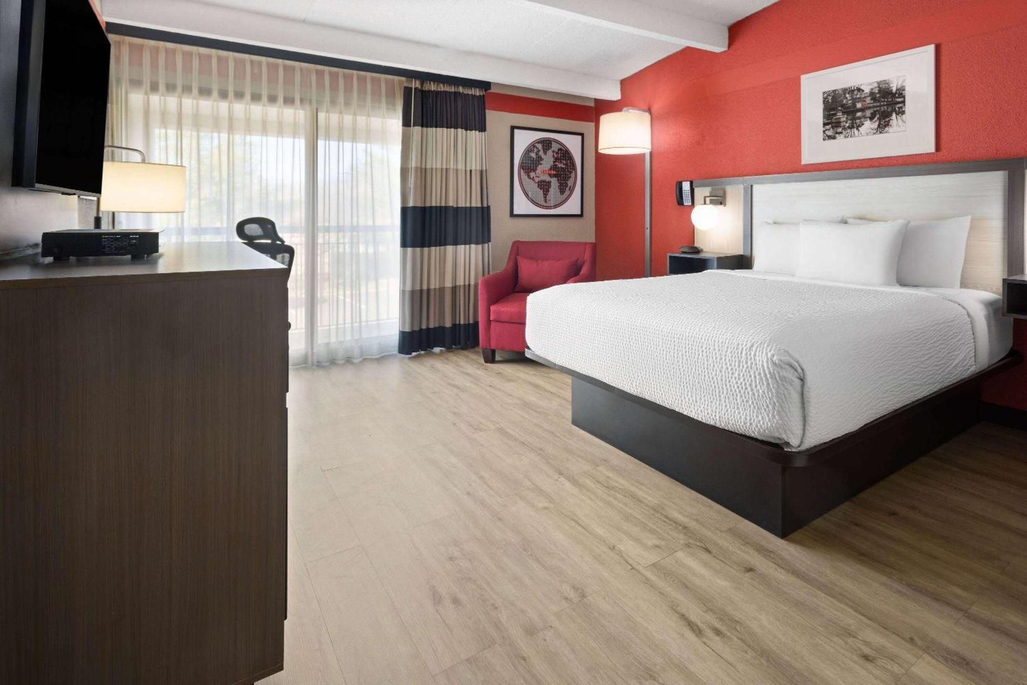 Hotel Ramada By Wyndham Parsippany Extérieur photo