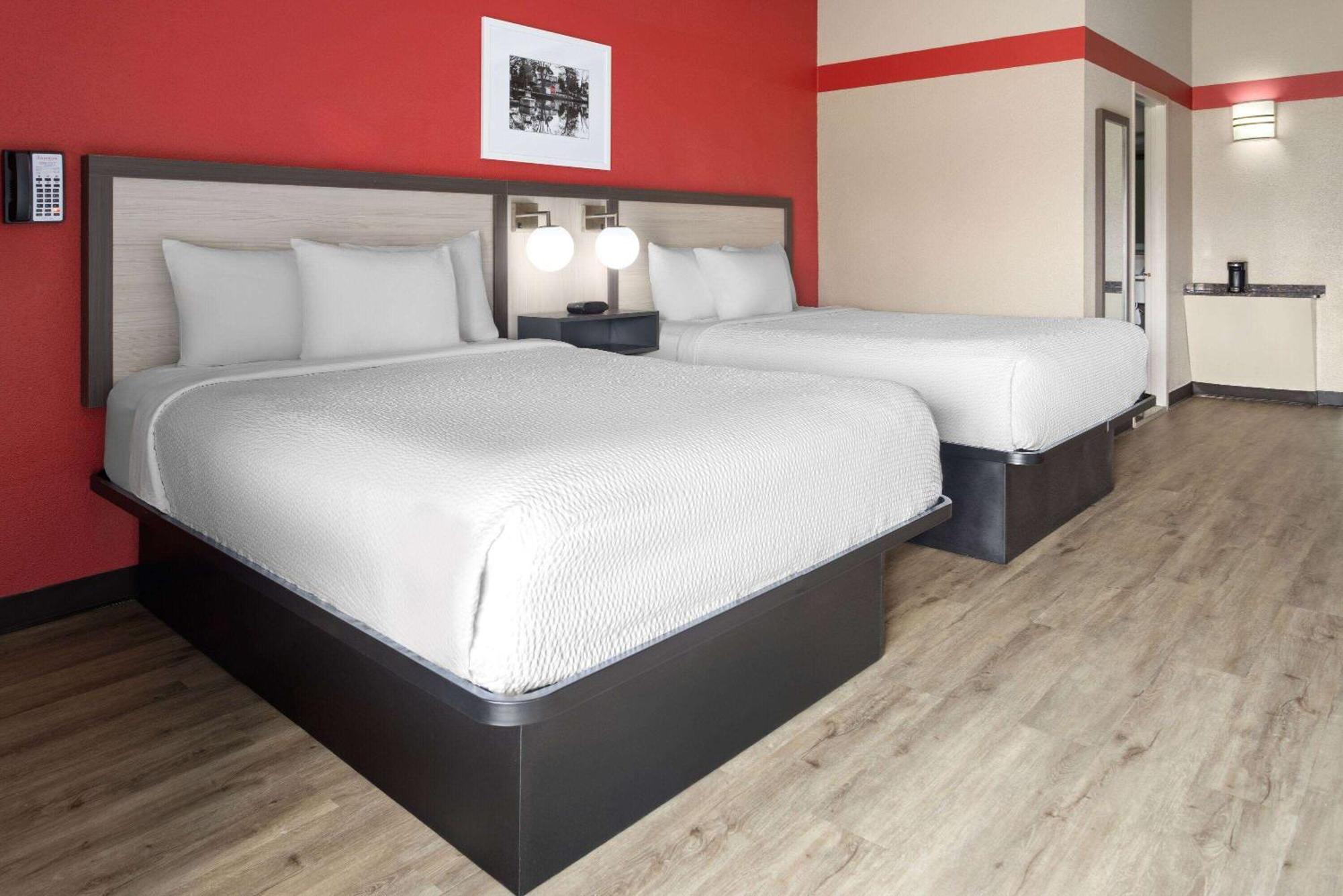 Hotel Ramada By Wyndham Parsippany Extérieur photo