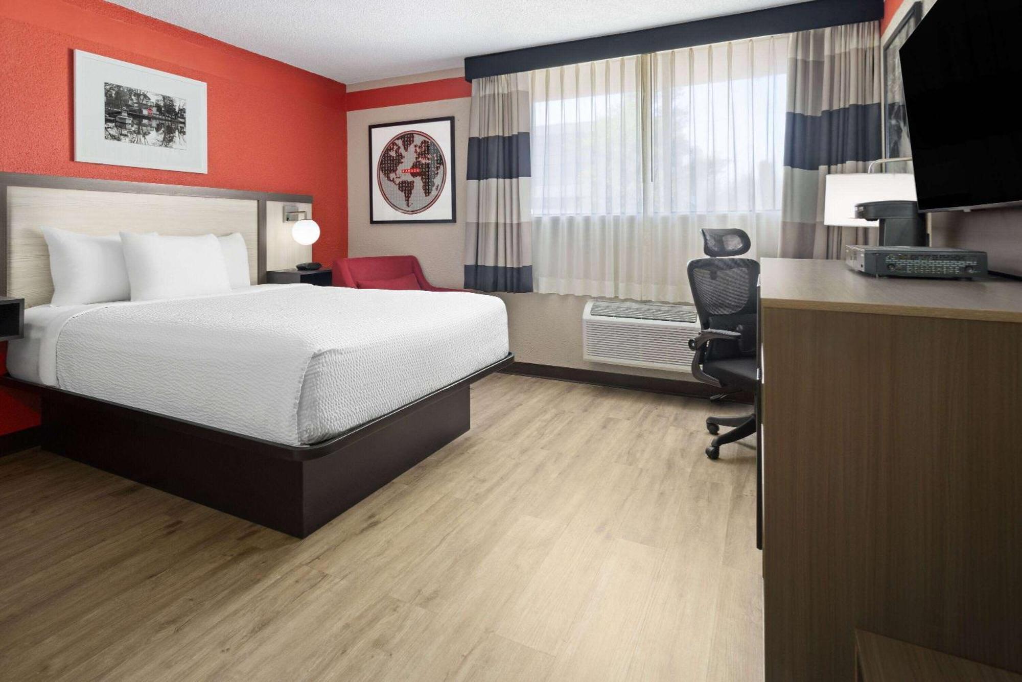Hotel Ramada By Wyndham Parsippany Extérieur photo