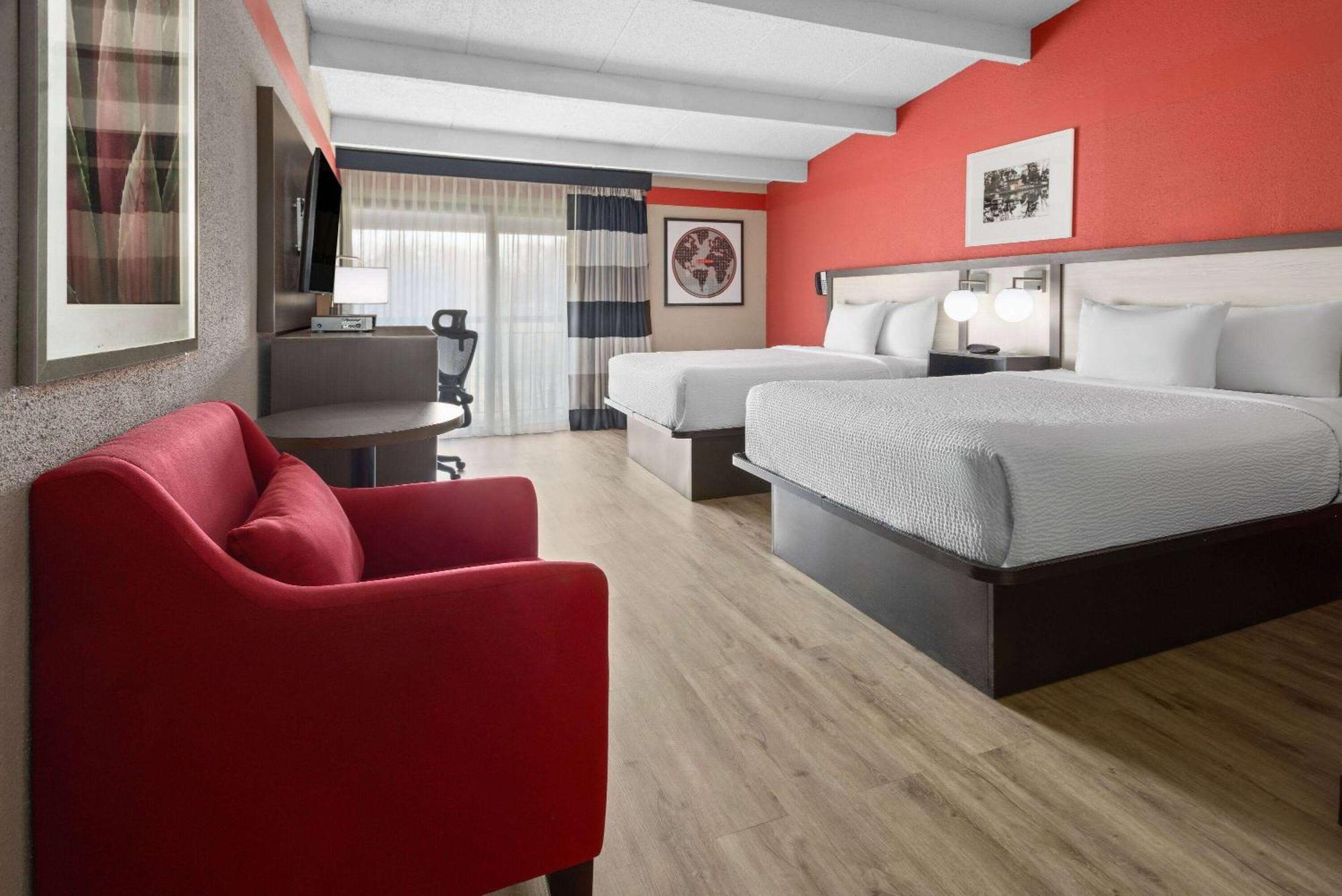 Hotel Ramada By Wyndham Parsippany Extérieur photo