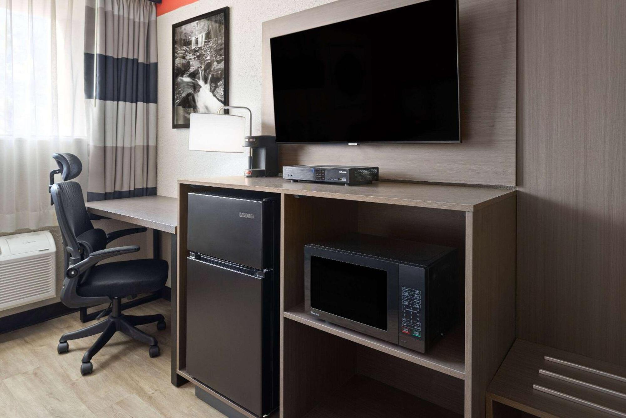Hotel Ramada By Wyndham Parsippany Extérieur photo