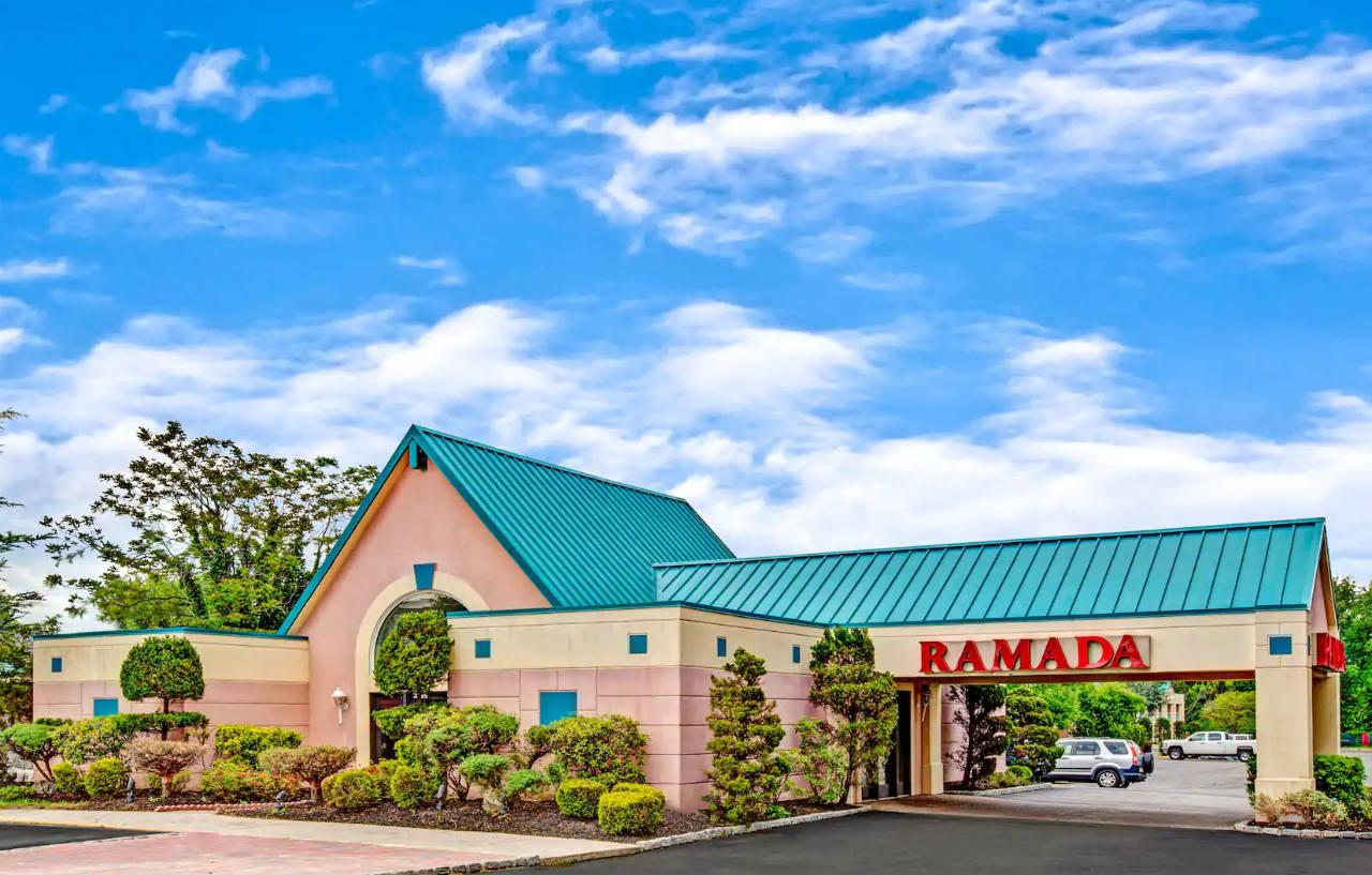 Hotel Ramada By Wyndham Parsippany Extérieur photo